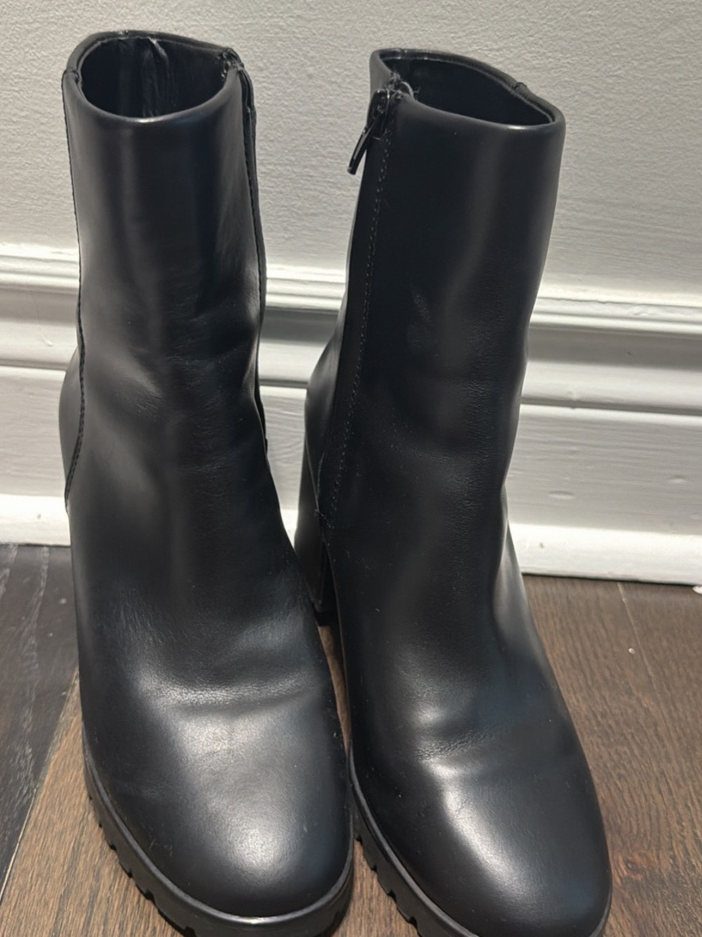 Aldo Women's Black Leather Ankle Boots - Classic Zip Chelsea Style